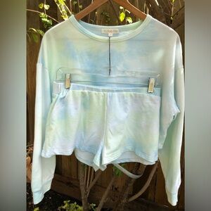 LIKE NEW! Cloud Ten “Tie Dye”Crop Top & Shorts Set -Both size medium.